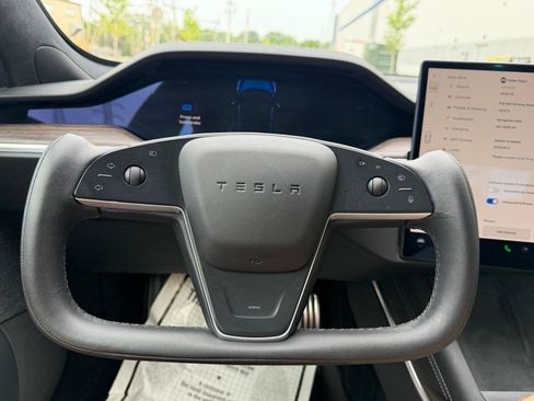 Used 2022 Tesla Model S AWD/4WD image 35