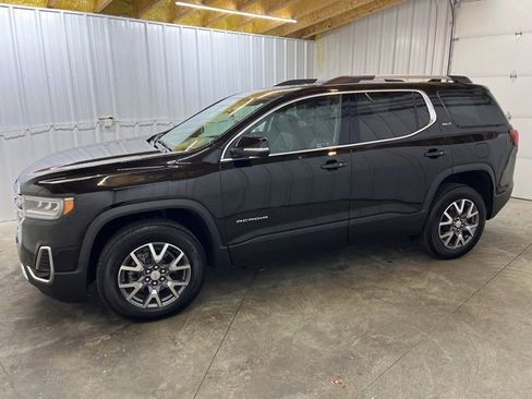 Used 2023 GMC Acadia SLT w/ Preferred Package image 4