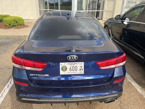 Used 2020 Kia Optima LX image 10