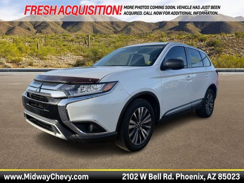 Used 2020 Mitsubishi Outlander ES image 1