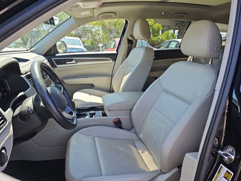 Used 2022 Volkswagen Atlas SEL AWD/4WD image 16