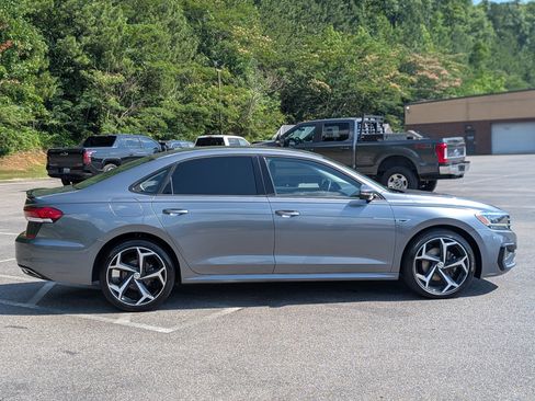 Used 2020 Volkswagen Passat 2.0T R-Line FWD image 10