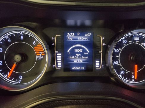 Used 2020 Jeep Cherokee Latitude Plus FWD image 23