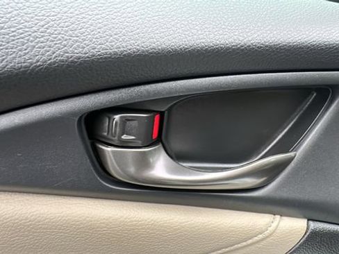Used 2017 Honda Civic EX-L image 25