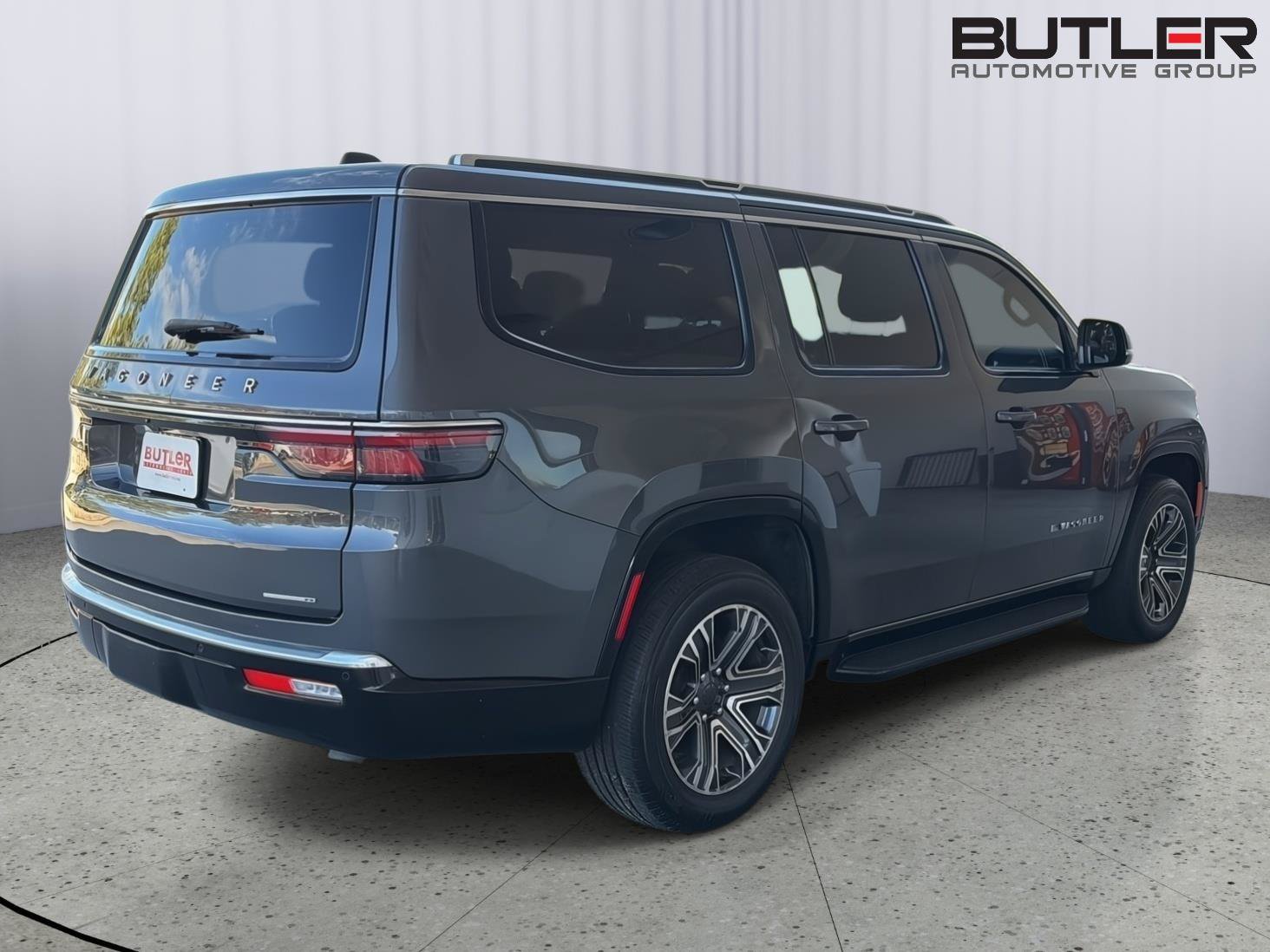 Used 2024 Jeep Wagoneer Series II w/ Flexible Seating Group RWD image 6