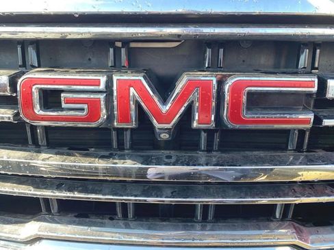 Used 2021 GMC Yukon XL SLT w/ SLT Premium Package image 2