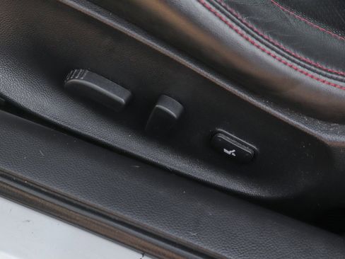 Used 2015 INFINITI Q60 Sport Limited image 19