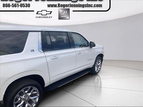 Used 2024 Chevrolet Suburban Premier w/ Premium Package image 6