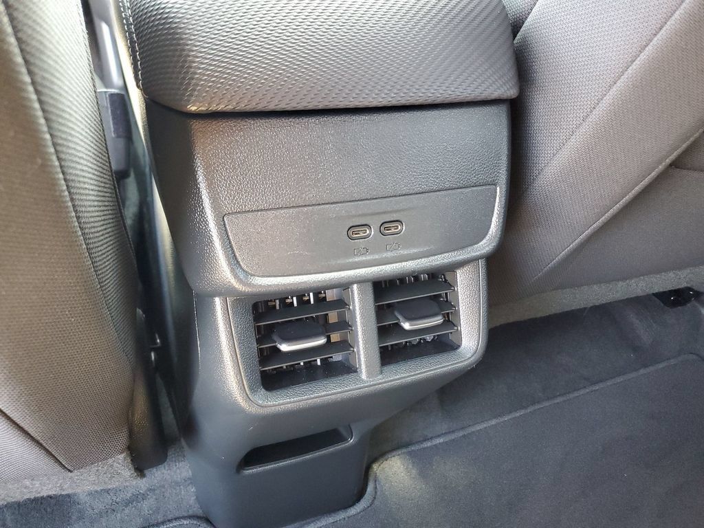 Used 2026 Chevrolet Equinox LT w/ Safety and Technology Package FWD image 22