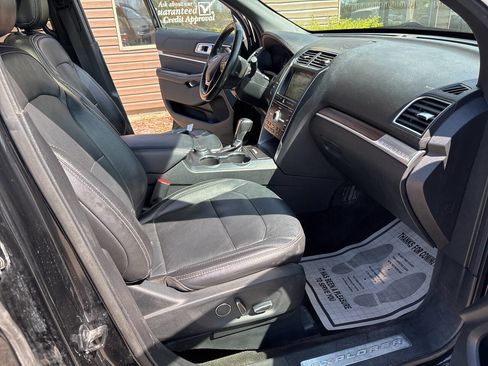 Used 2018 Ford Explorer Limited image 8