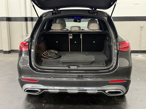 Used 2025 Mercedes-Benz GLC 350e 4MATIC image 16