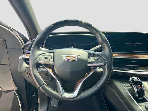 Used 2024 Cadillac Escalade Premium Luxury AWD/4WD image 41