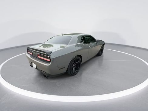 Used 2017 Dodge Challenger SRT Hellcat RWD image 8