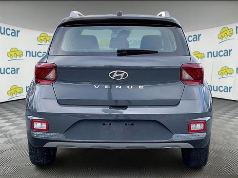 Used 2024 Hyundai Venue Limited image 5