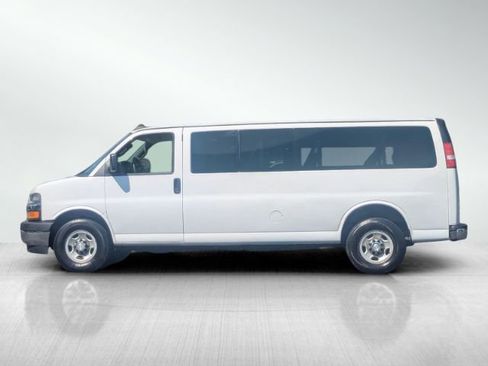 Used 2017 Chevrolet Express 3500 LT w/ LT Preferred Equipment Group RWD image 7