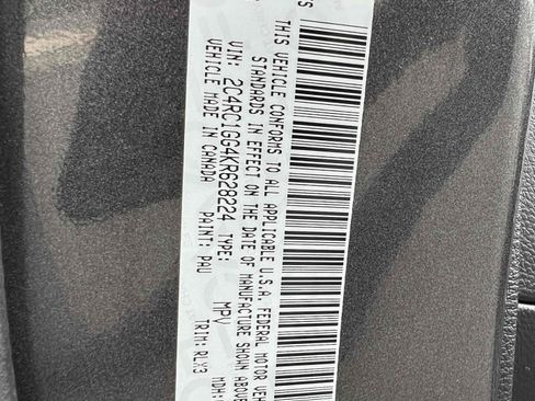 Used 2019 Chrysler Pacifica Limited w/ Advanced Safetytec Group FWD image 12