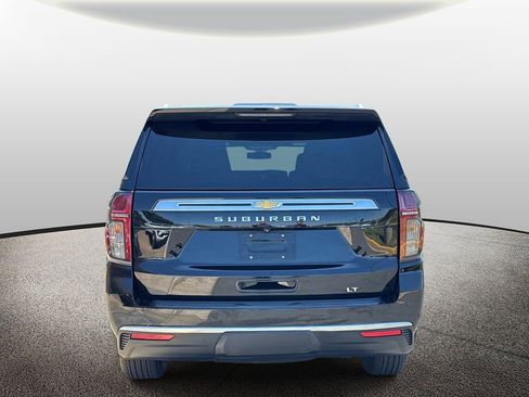 Used 2022 Chevrolet Suburban LT AWD/4WD image 3