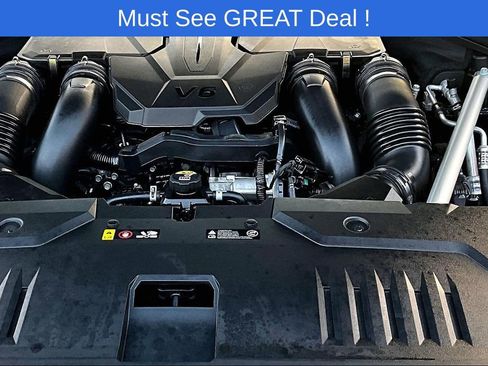 Used 2025 Genesis GV70 3.5T Sport image 13