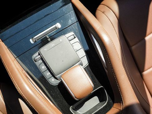 Used 2024 Mercedes-Benz GLE 350 4MATIC w/ AMG Line Exterior image 32