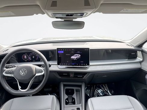 Used 2026 Volkswagen Tiguan SE AWD/4WD image 23