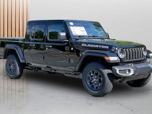 New 2026 Jeep Gladiator Sport AWD/4WD image 2