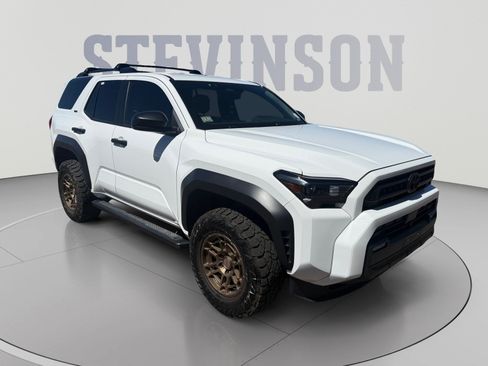 Used 2025 Toyota 4Runner SR5 AWD/4WD image 7