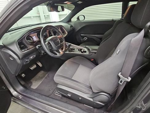Used 2019 Dodge Challenger R/T w/ Driver Convenience Group RWD image 11