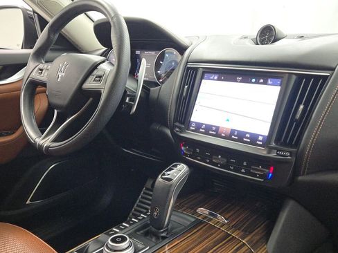 Used 2021 Maserati Levante GranSport image 9
