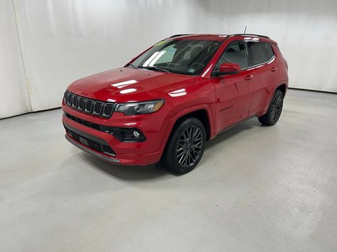 Used 2023 Jeep Compass Limited AWD/4WD image 2