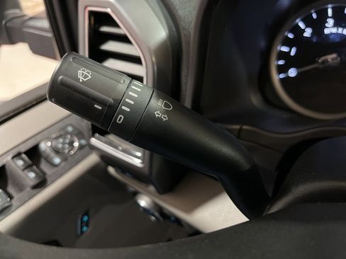 Used 2019 Ford F350 XLT w/ XLT Premium Package image 23