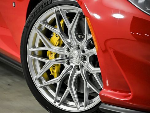 Used 2019 Ferrari 812 Superfast RWD image 3