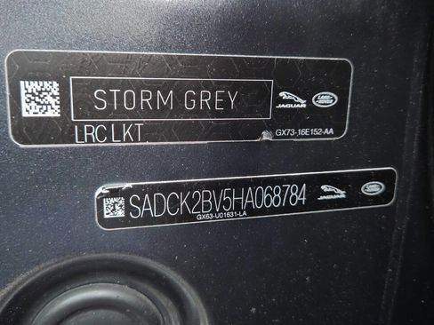 Used 2017 Jaguar F-PACE Prestige image 55