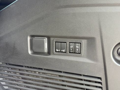 Certified 2026 GMC Yukon AT4 Ultimate AWD/4WD image 13