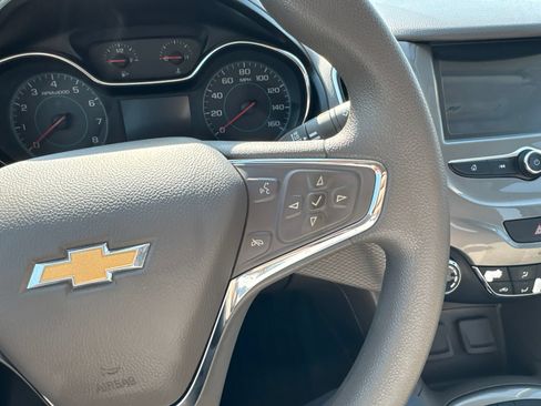 Used 2018 Chevrolet Cruze LT FWD image 21