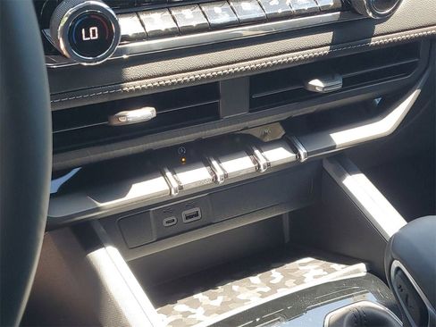 New 2025 Chevrolet Colorado LT image 23