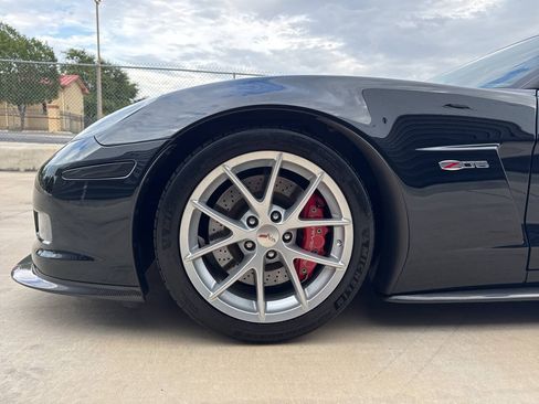 Used 2007 Chevrolet Corvette Z06 w/ Preferred Equipment Group RWD image 35