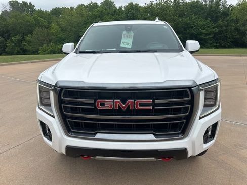 Used 2022 GMC Yukon AT4 AWD/4WD image 8