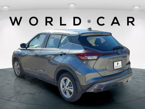 Used 2022 Nissan Kicks S FWD image 5