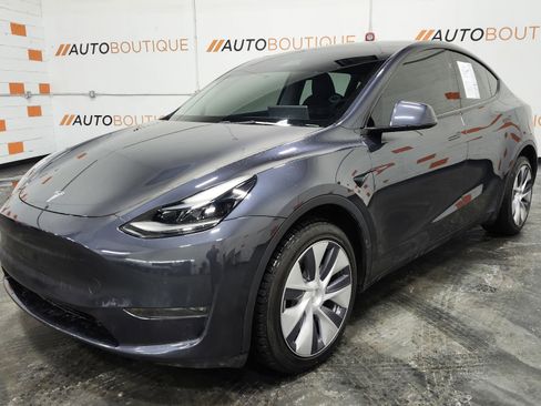 Used 2024 Tesla Model Y Long Range image 13