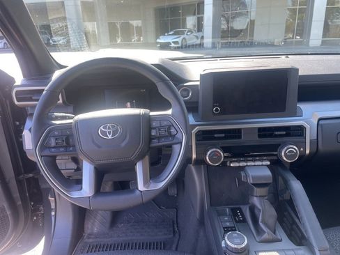 Certified 2025 Toyota 4Runner SR5 image 2