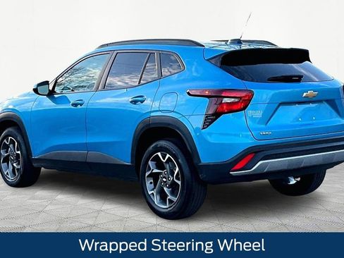 Certified 2025 Chevrolet Trax LT w/ Driver Confidence Package image 7