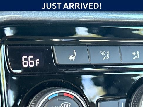 Used 2018 Volkswagen Beetle 2.0T Dune FWD image 17