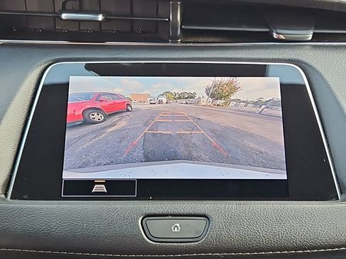 Used 2022 Cadillac XT4 Premium Luxury w/ Safety Alert Package FWD image 17