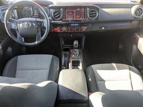 Used 2022 Toyota Tacoma TRD Off-Road image 30
