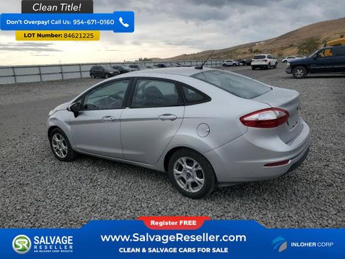 Used 2014 Ford Fiesta SE image 3
