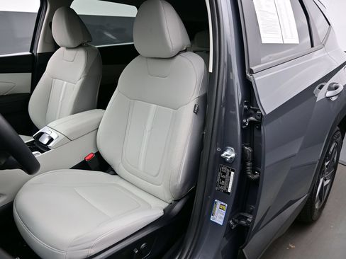 Used 2026 Hyundai Tucson SEL FWD image 12