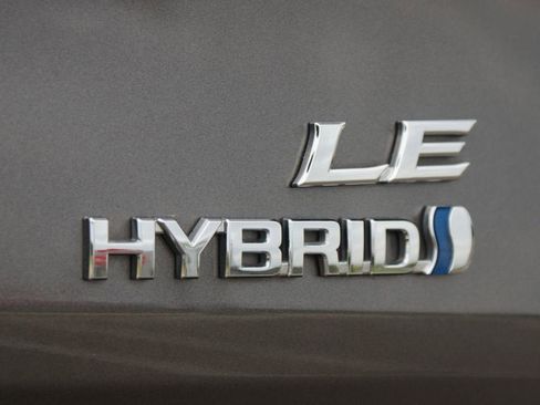 Used 2024 Toyota Sienna LE image 19