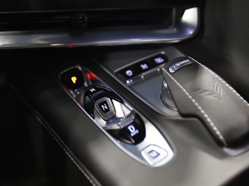 Used 2024 Chevrolet Corvette Z06 w/ Z07 Performance Package RWD image 31