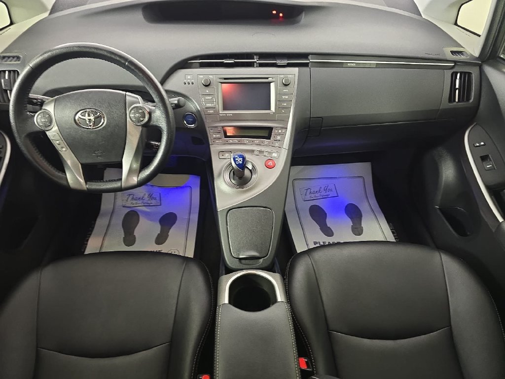 Used 2015 Toyota Prius Persona Series FWD image 9