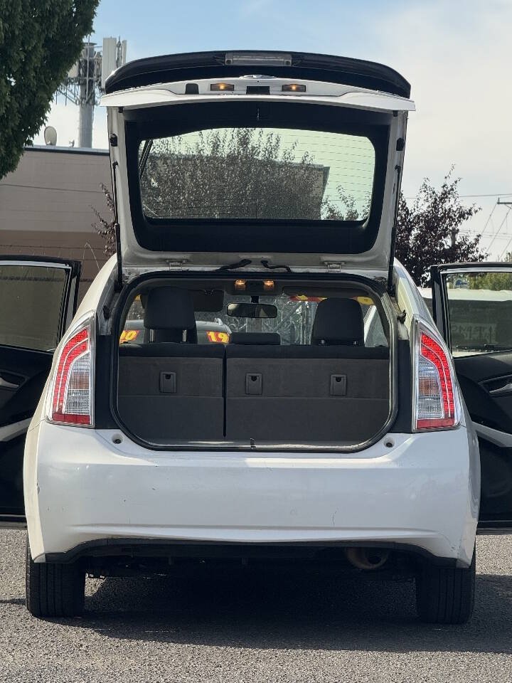 Used 2012 Toyota Prius Two FWD image 4